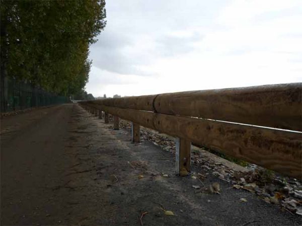 Wood and steel safety barrier TM40