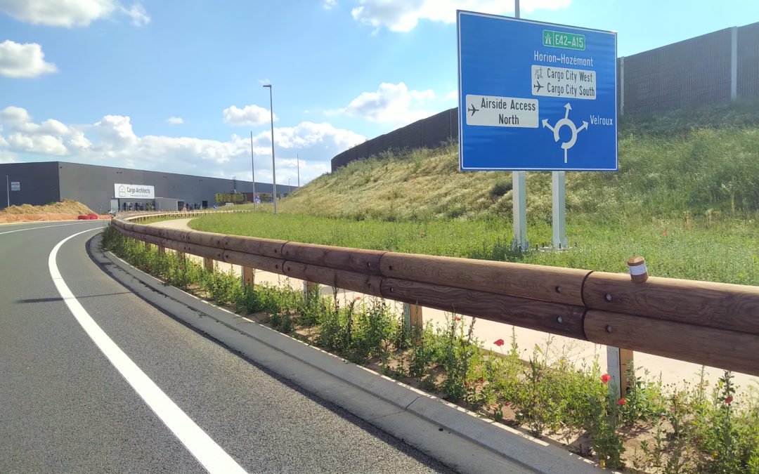 THE NORTHERN ALTERNATIVE ROUTE OF BIERSET AIRPORT EQUIPPED WITH THE TM40 STEEL BACKED TIMBER GUARDRAIL